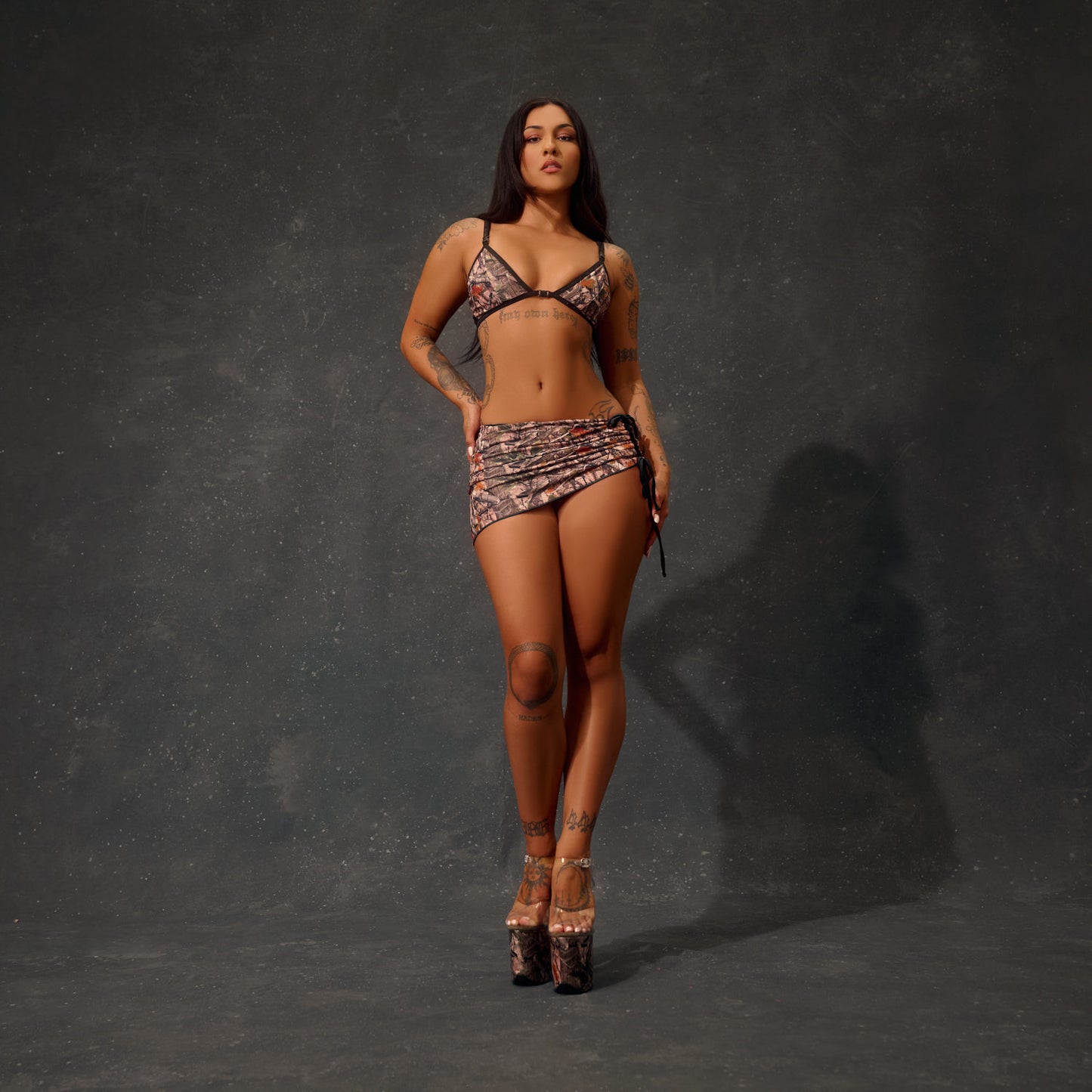 Manhunt - Classic Stiletto - 8INCH - LIMITED ED.