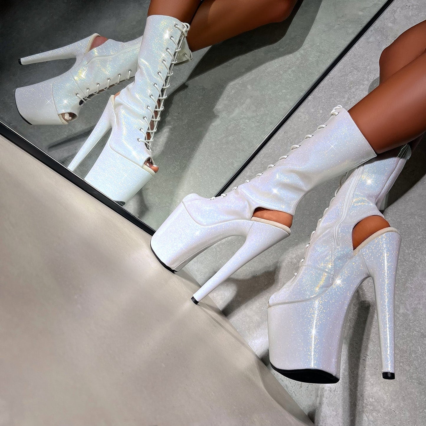 The Glitterati - OHOT Boot - Snow Kween - 8INCH