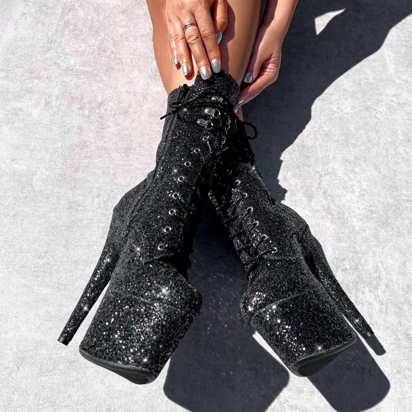 The Glitterati Xtra - Boot - BLACK CAVIAR - 7INCH