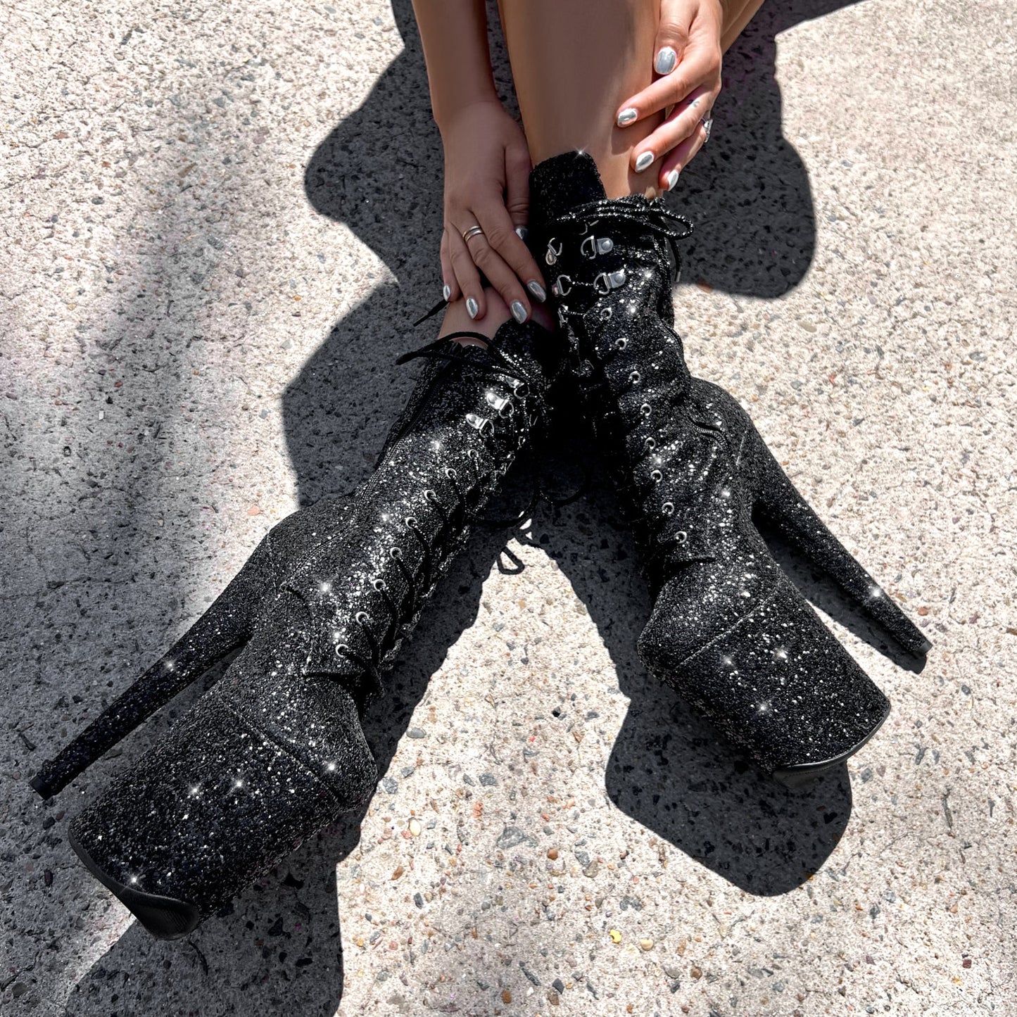 The Glitterati Xtra - Wide Fit Boot - BLACK CAVIAR - 8INCH