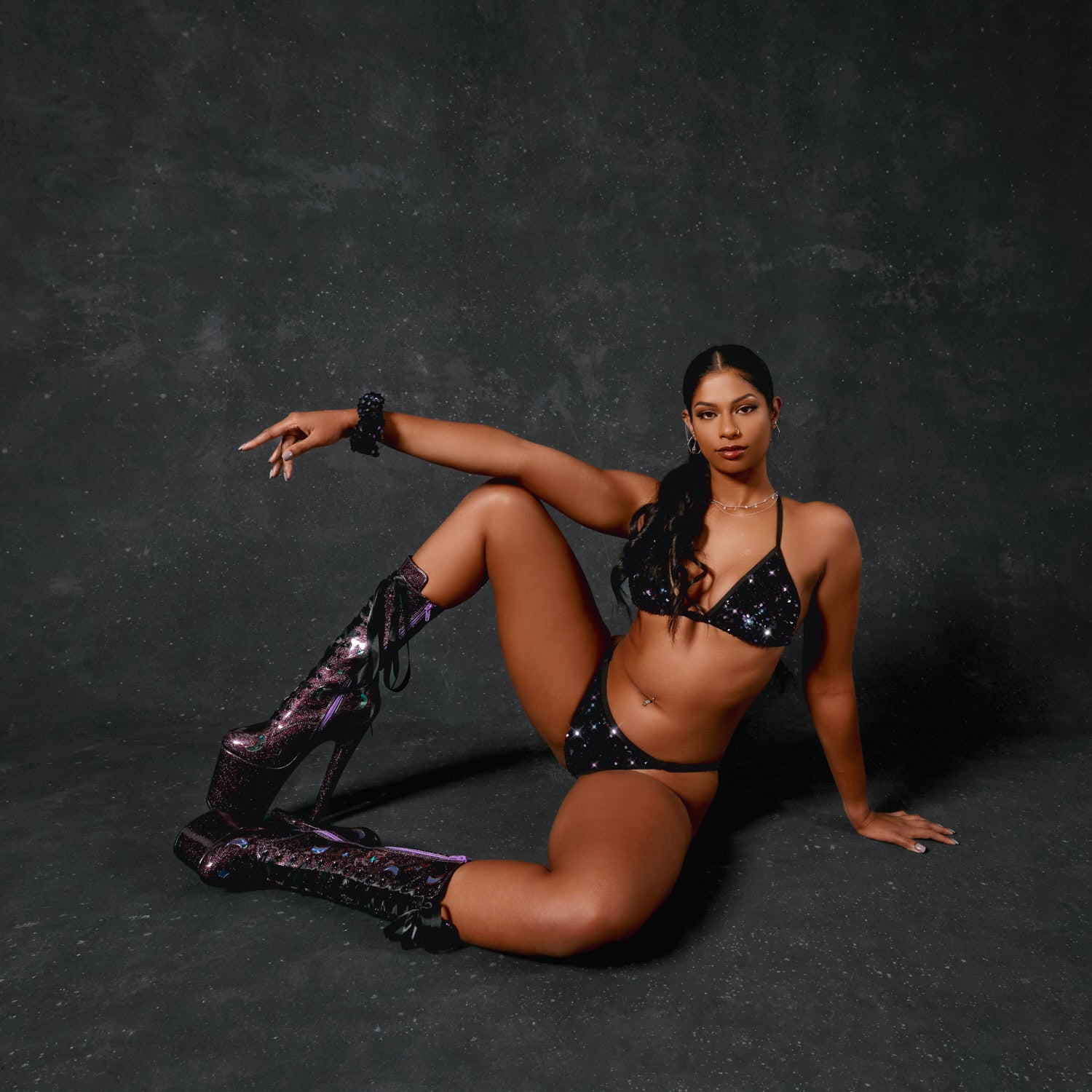 Onyx Mermaid Black - HOAH Clasp Bikini Top
