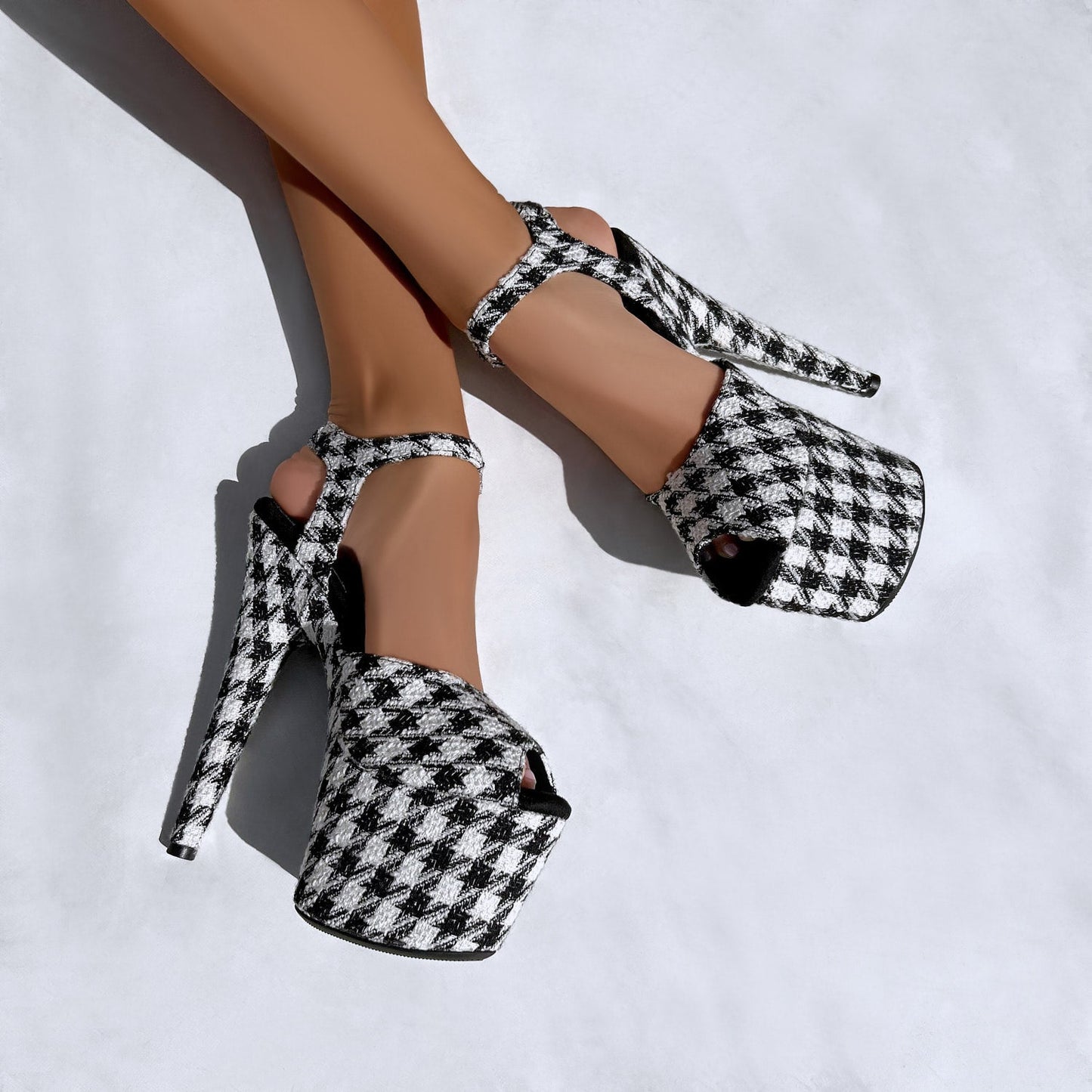 Houndstooth Stiletto - 7INCH