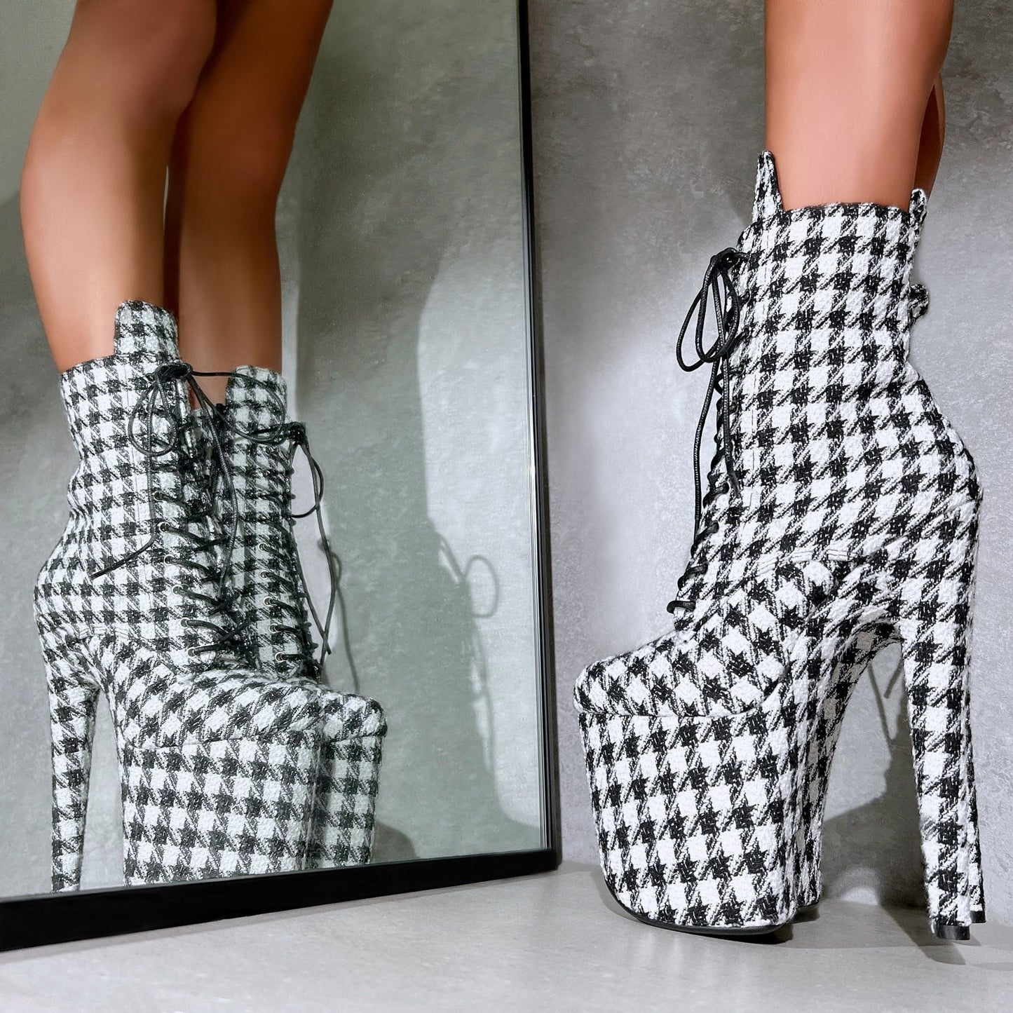 Houndstooth Boot - 8INCH