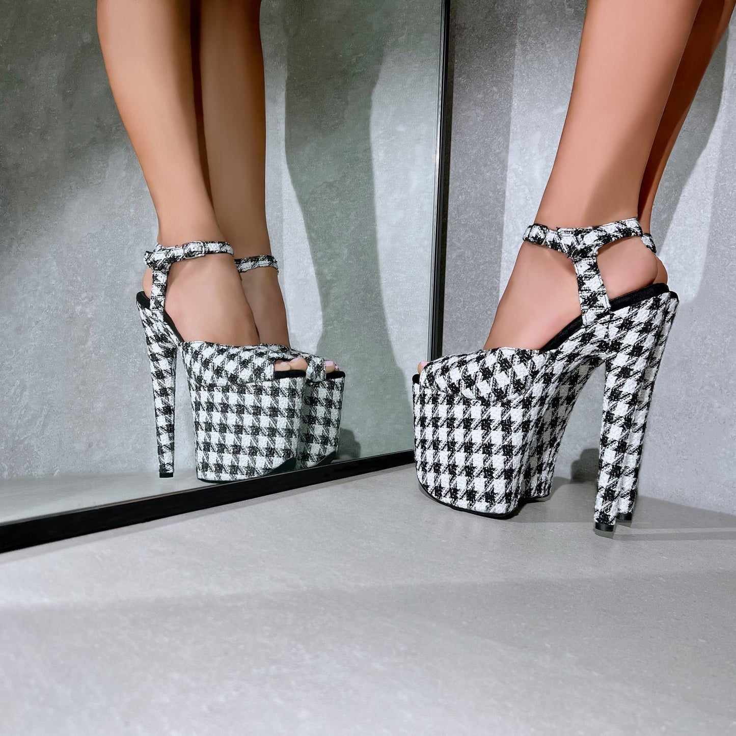 Houndstooth Stiletto - 8INCH