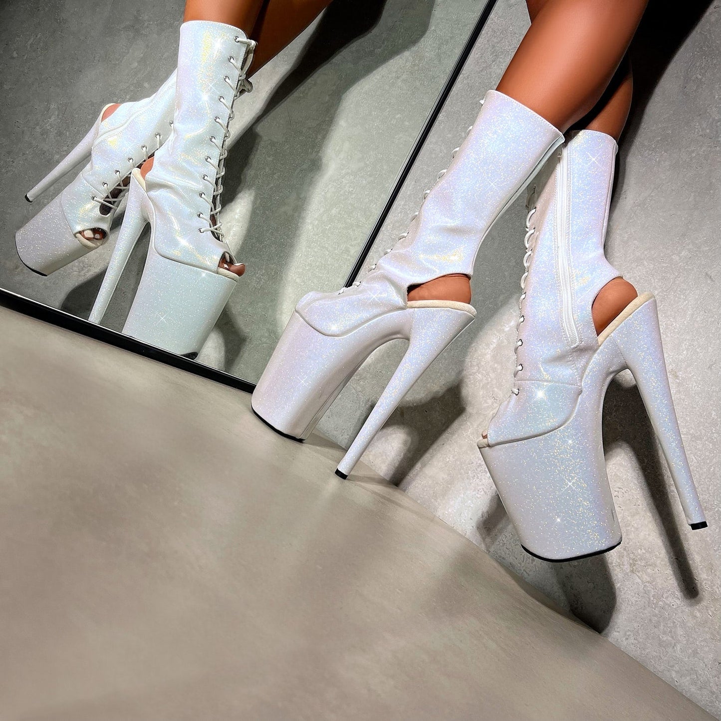 The Glitterati - OHOT Boot - Snow Kween - 9INCH