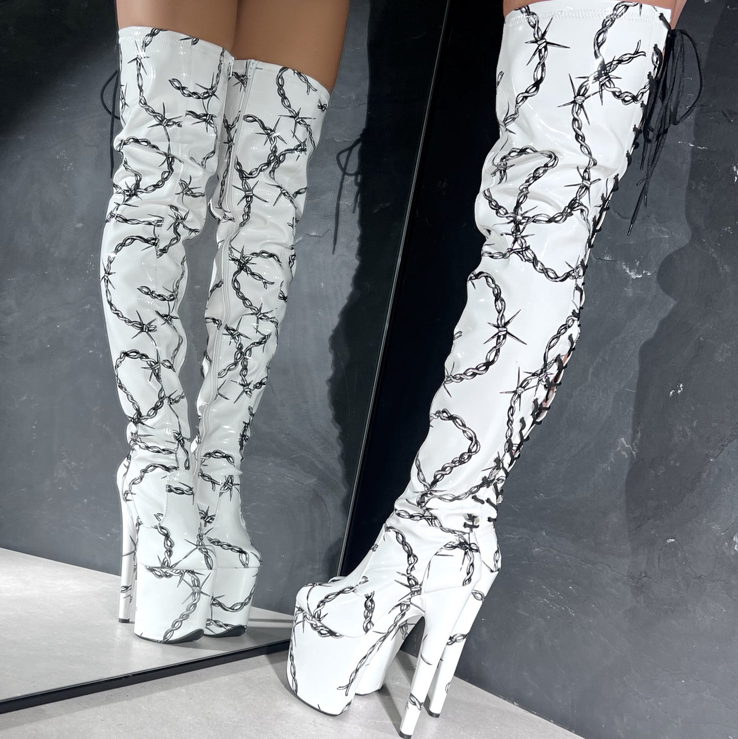 Thigh High - ALICE UNCHAINED - 8INCH