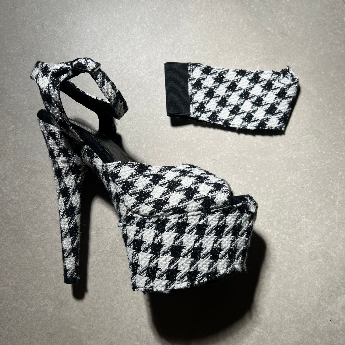 Stiletto / Open Toe Shoe Protector Houndstooth - 7 INCH