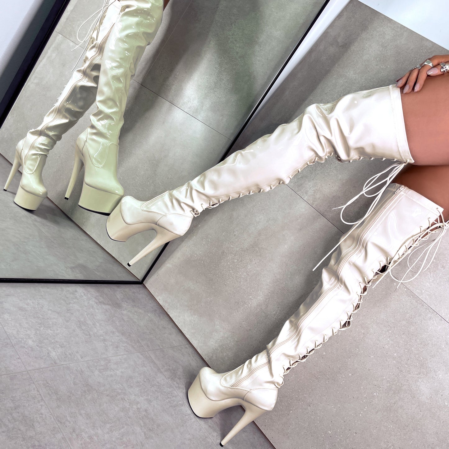 LipKit Thigh High - No Angel - 7 INCH