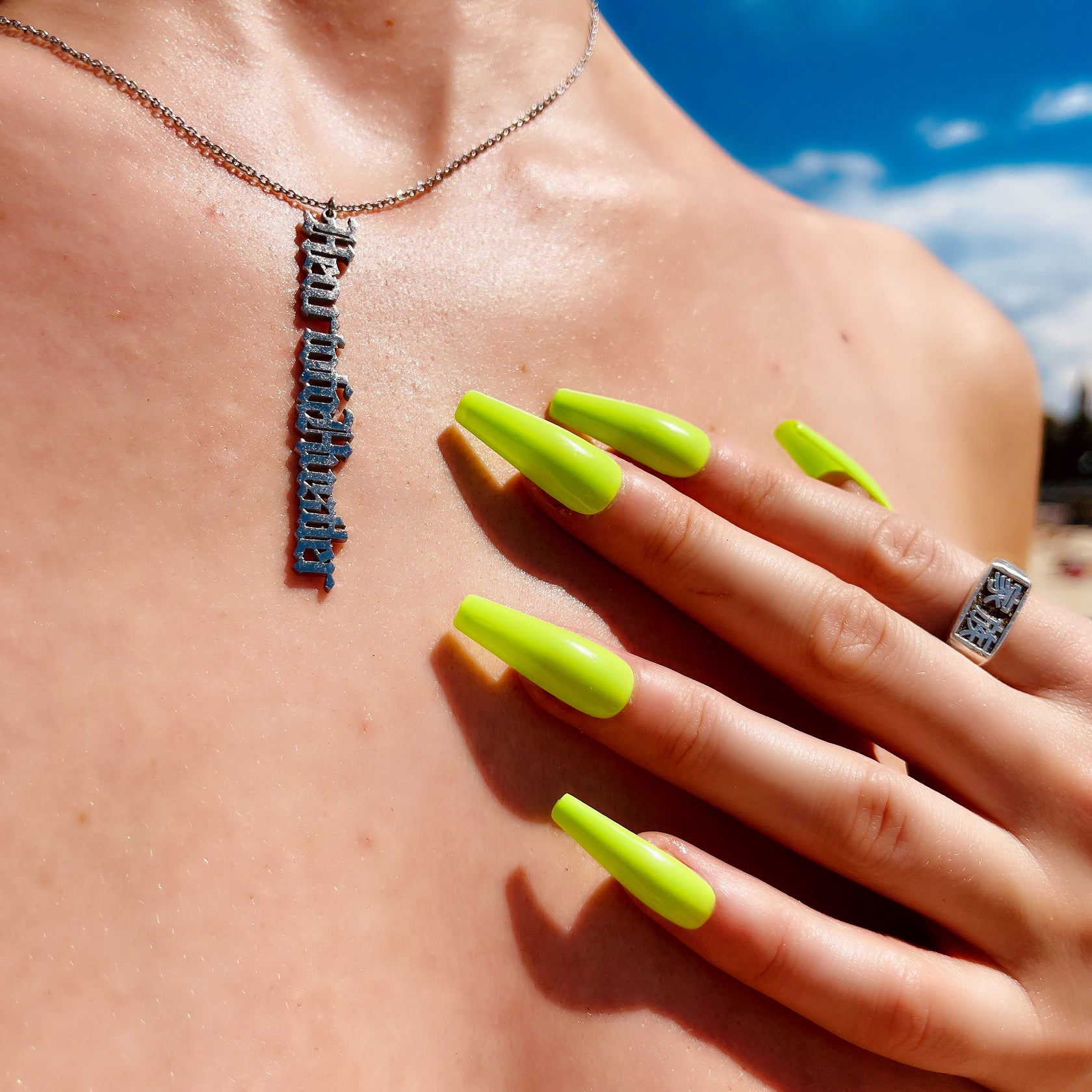    press_on_nails_long_fluro_neon_coffin